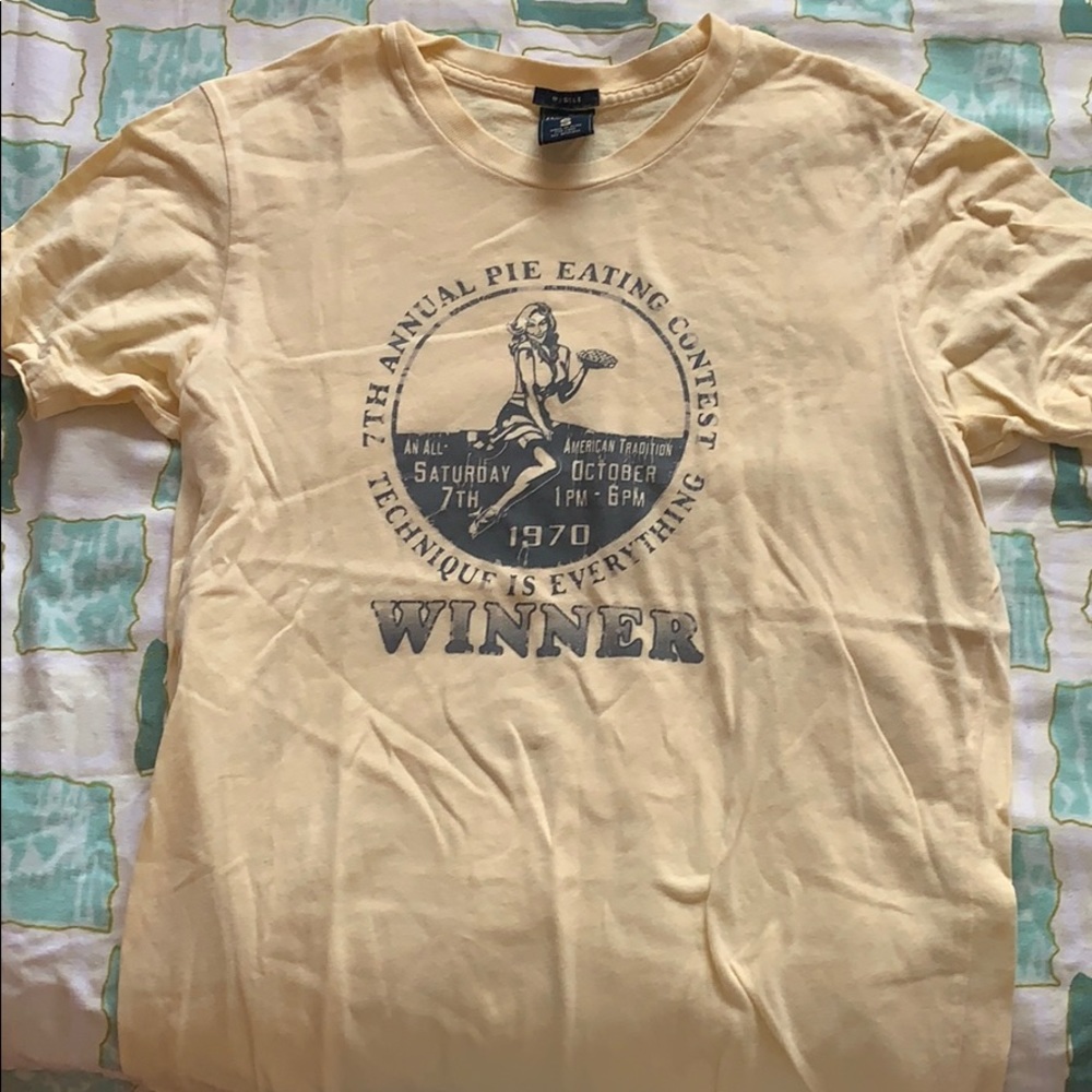 Abercrombie tee!